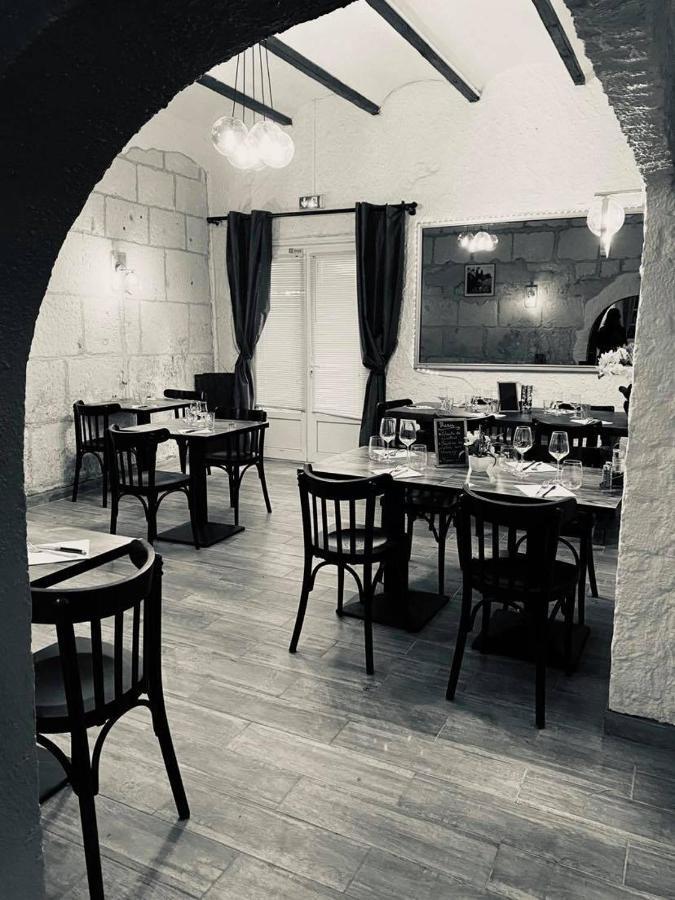 Hotel Restaurant Le Saint Gillois Exterior foto